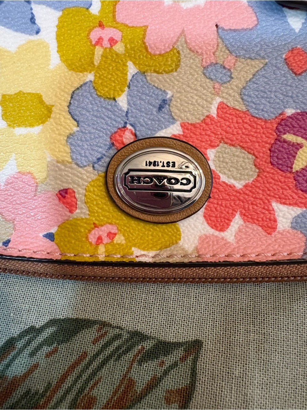Coach Peyton Floral Cosmetic Pouch Makeup Bag 🌸✨ - Picture 2 of 15